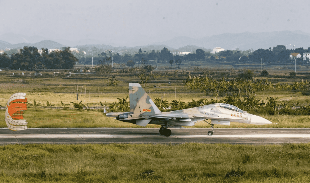 Máy bay chiến đấu hiện đại bậc nhất Việt Nam, được mệnh danh là 'hổ mang chúa' sẽ xuất hiện trong Lễ diễu binh 80 năm Quốc khánh