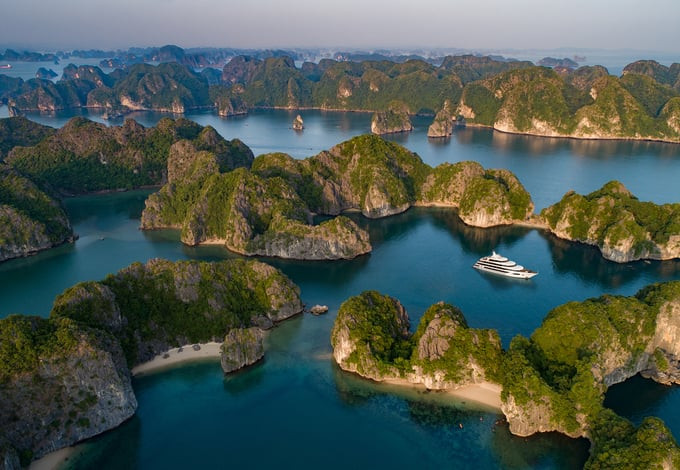 Huyện đảo Cát Bà - Hải Phòng cũng là một trong những địa điểm được quy hoạch trở thành Khu Du lịch Quốc gia. Ảnh: VnEpress
