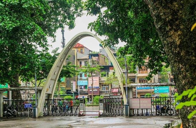 Cổng Parabol tại đường Giải Phóng là biểu tượng, cũng là niềm tự hào của sinh viên Bách khoa. Ảnh: ST