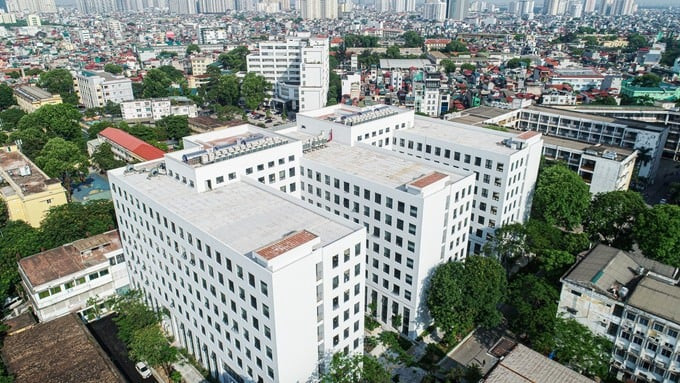 Tòa nhà C7, Đại học Bách khoa Hà Nội nhìn từ trên cao. Ảnh: Trung Dũng/Báo Lao Động
