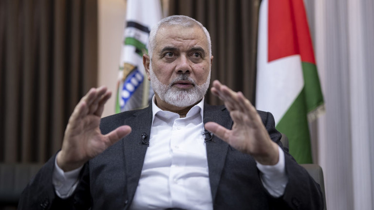 Thủ lĩnh Hamas Ismail Haniyeh trả lời phỏng vấn hồi đầu năm tại Istabul. Ảnh: Getty 
