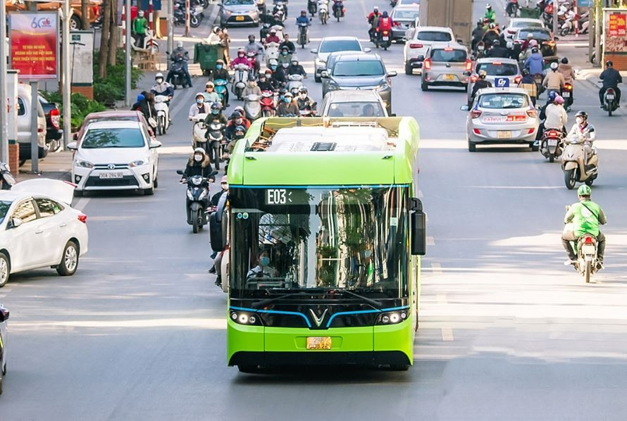 Thu đô Hà Nội muốn chuyển sang sử dụng 100% xe buýt sử dụng điện, năng lượng xanh