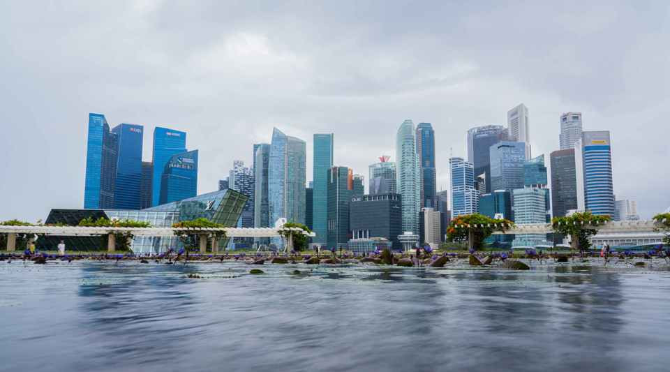 Singapore trở lại vị trí đẫn đầu trong bảng xếp hạng. Ảnh: Bloomberg