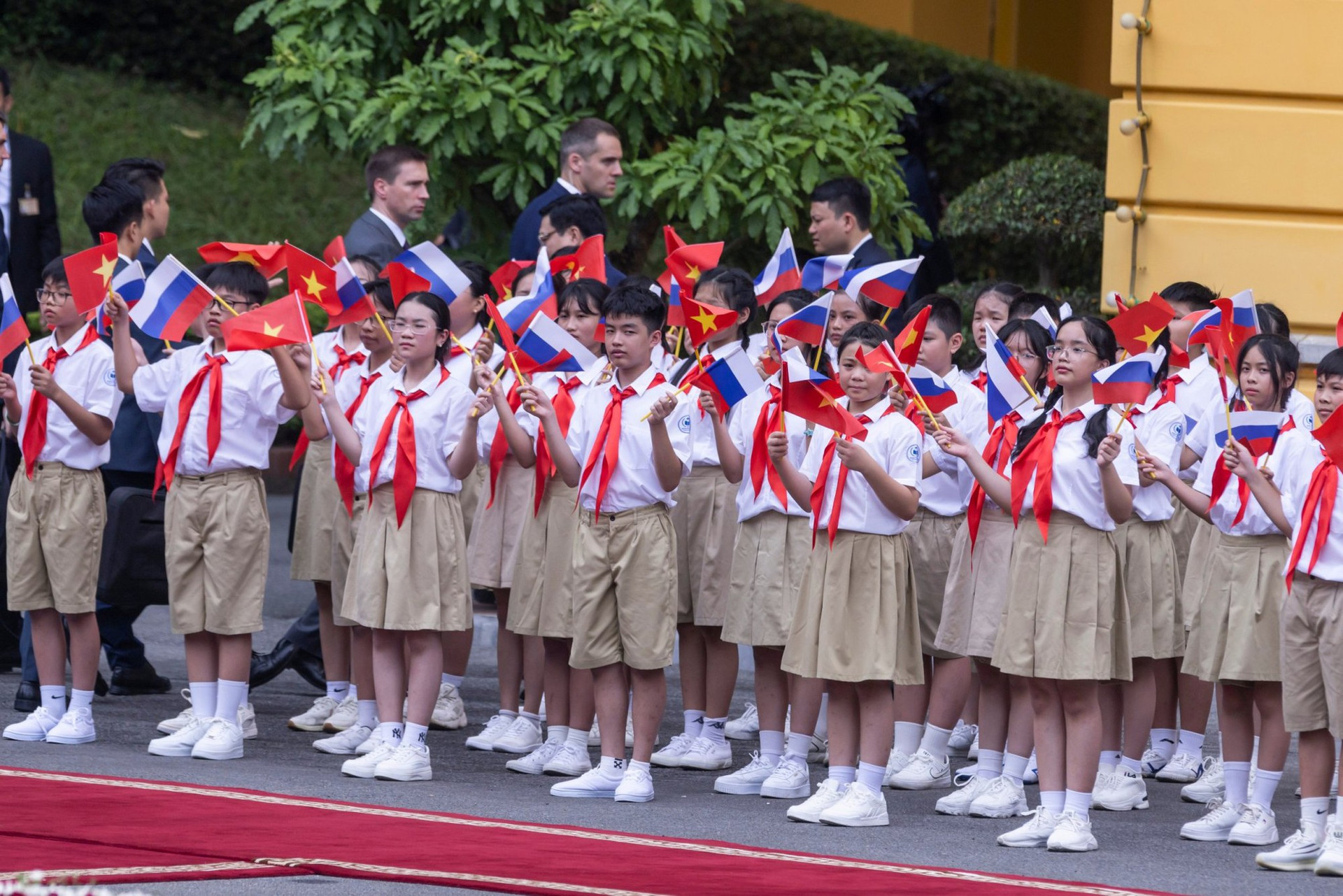 Lễ đón chính thức Tổng thống LB Nga Vladimir Putin thăm cấp Nhà nước tới Việt Nam- Ảnh 4.