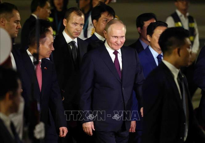 Tổng thống Nga Vladimir Putin đến Hà Nội, bắt đầu thăm cấp Nhà nước tới Việt Nam- Ảnh 7.