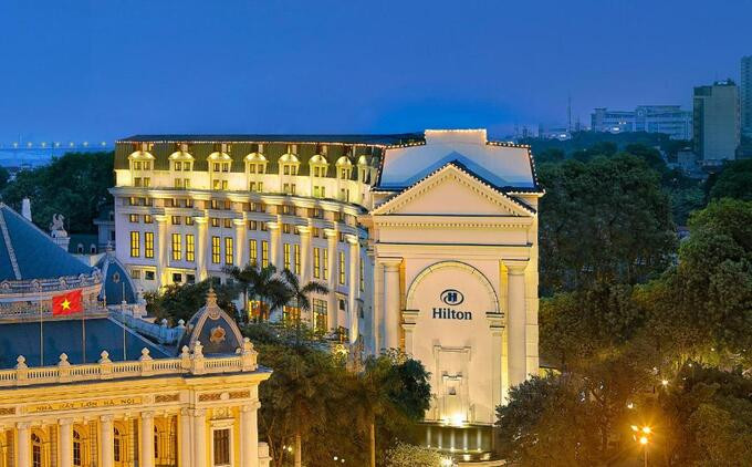 Khách sạn Hilton Hanoi Opera sở hữu kiến trúc kiểu Pháp lãng mạn. Ảnh: Internet