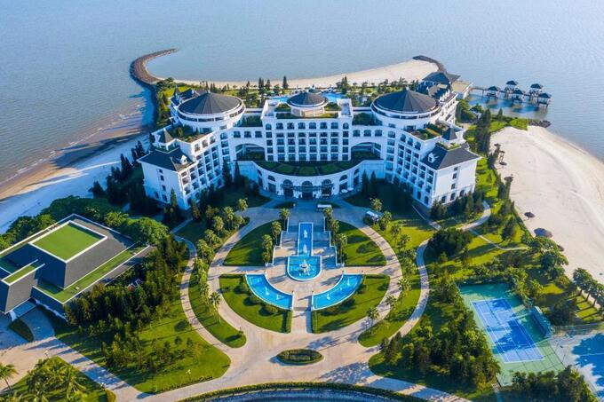 Vinpearl Resort & Spa Hạ Long được xem là quần thể nghỉ dưỡng trên mặt biển đầu tiên của Quảng Ninh. Ảnh: Internet