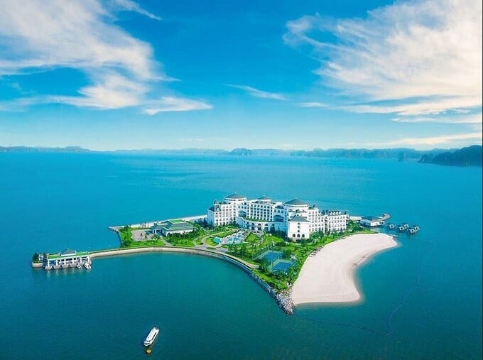 Đảo Rều nằm trong khu vực Vịnh Hạ Long. Ảnh: Internet