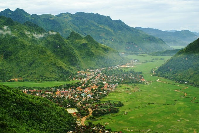 Bên cạnh các điểm đến nổi tiếng, Mai Châu là huyện miền núi phía Bắc duy nhất lọt vào danh sách này. Ảnh: grooble/Flickr