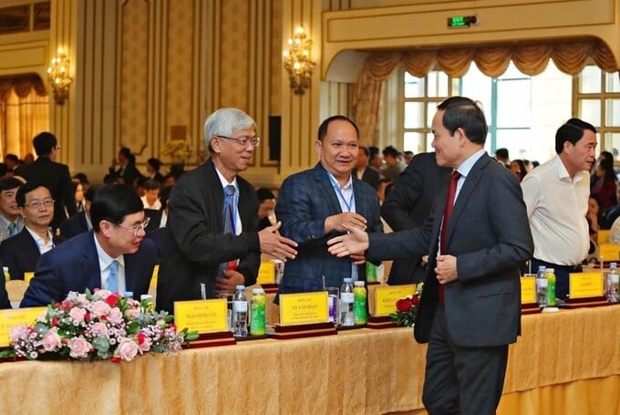 Phó Thủ tướng Chính phủ Trần Lưu Quang và Phó Chủ tịch UBND TP. HCM tham dự Lễ Công bố quy hoạch tỉnh Lâm Đồng. Ảnh: Võ Tùng