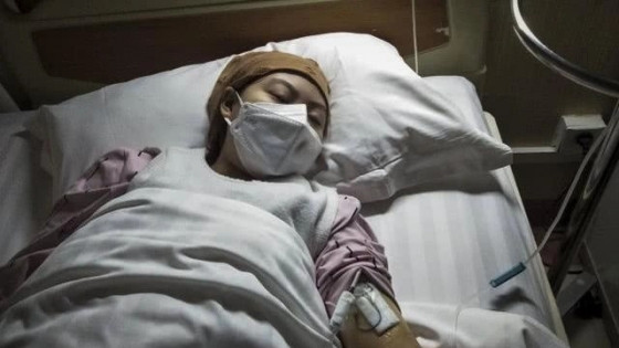 Cảm cúm mãi không khỏi, người phụ nữ Hà Nội bất ngờ được chẩn đoán mắc ung thư giai đoạn 2: Không được chủ quan nếu có 6 dấu hiệu