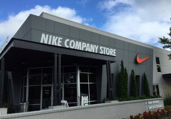 Cổ phiếu Nike lao dốc mạnh, cảnh báo về sự suy yếu tại thị trường Trung Quốc
