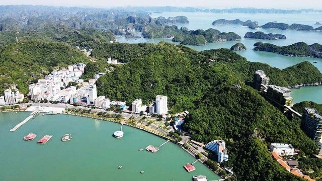 Quần đảo Cát Bà, huyện Cát Hải, thành phố Hải Phòng nhìn từ trên cao. Ảnh: Giang Linh