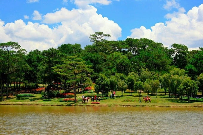 Hồ Than Thở là điểm du lịch nổi tiếng khi đến với TP. Đà Lạt. Ảnh: Internet