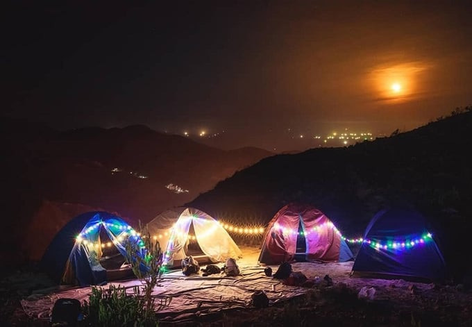 Cắm trại qua đêm là một trải nghiệm không thể bỏ qua khi đến với nơi này.. Ảnh: Internet