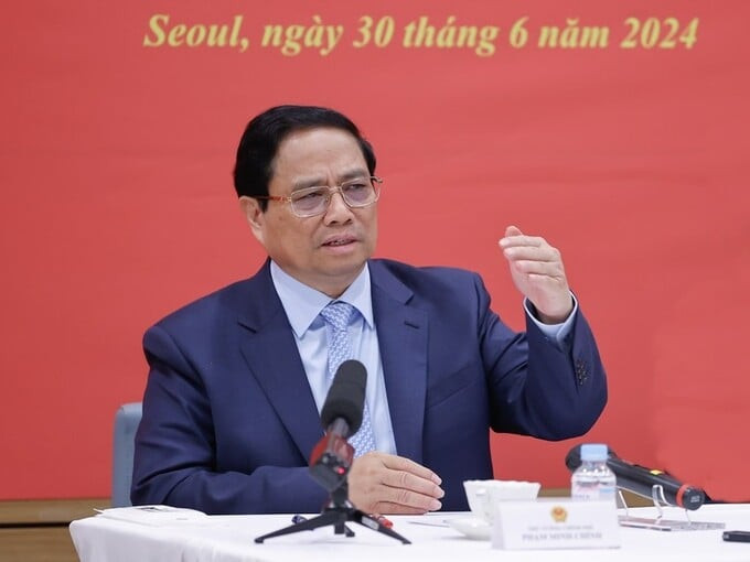 Thủ tướng Phạm Minh Chính bày tỏ sự ngạc nhiên và vui mừng khi lần đầu tiên nghe về Câu lạc bộ “Người Giàu” (Ảnh: Internet)