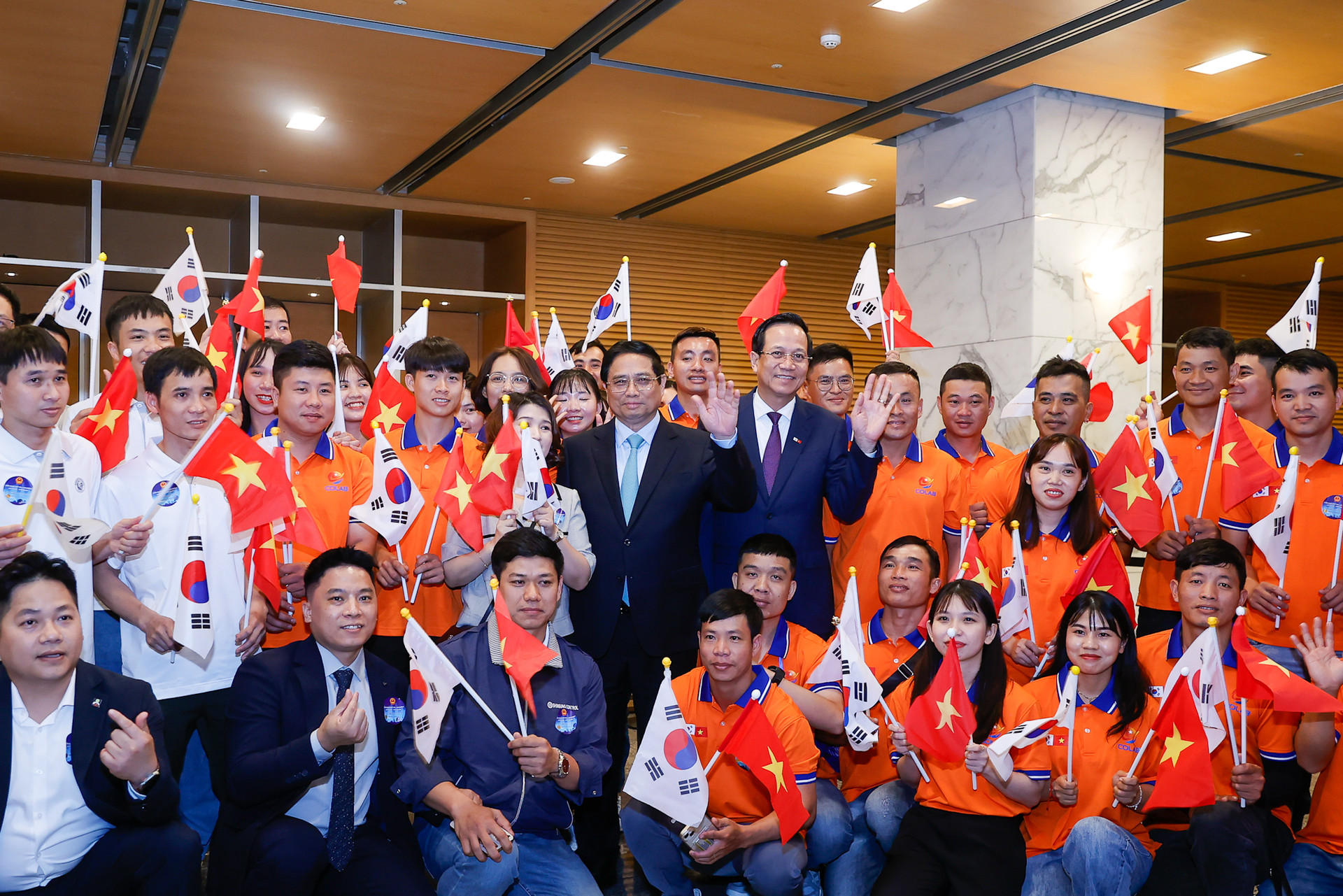 Thủ tướng: Tạo thuận lợi nhất cho người lao động, nâng tầm hợp tác lao động Việt Nam-Hàn Quốc- Ảnh 6.