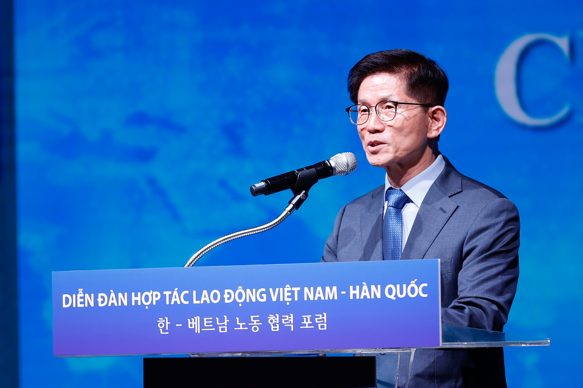 Thủ tướng: Tạo thuận lợi nhất cho người lao động, nâng tầm hợp tác lao động Việt Nam-Hàn Quốc- Ảnh 7.