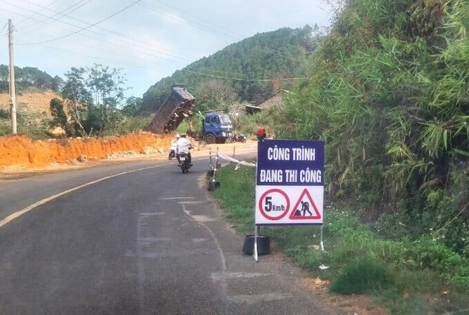 Đoạn đèo Đại Ninh giáp ranh hai tỉnh Bình Thuận, Lâm Đồng đang thi công. Ảnh: Chuyên trang ATGT