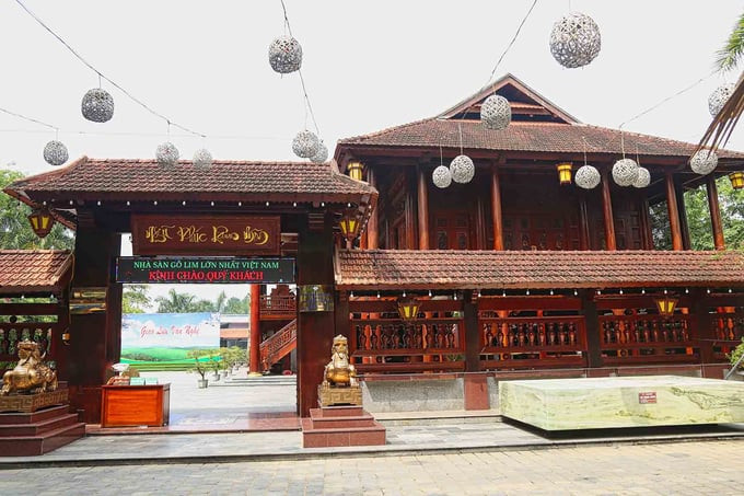 Nhà sàn gỗ lim lớn nhất Việt Nam - Nguồn: Tạp chí Kinh tế Sài Gòn Online