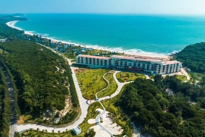 Tọa lạc trên diện tích 70ha, Angsana Quan Lạn sở hữu 156 phòng nghỉ cao cấp và 40 biệt thự bãi biển. Ảnh: Internet