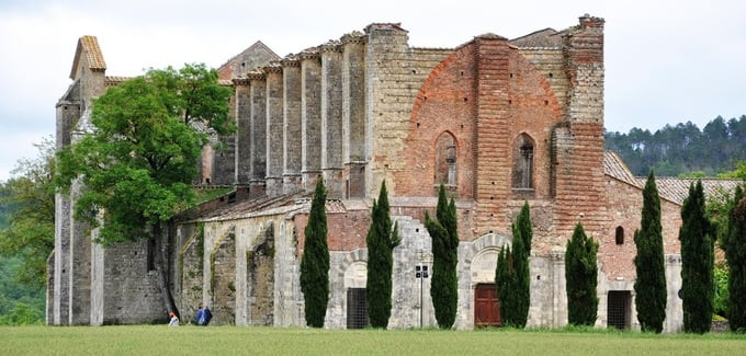 Tu viện Saint Galgano được khởi công xây dựng vào năm 1220 và hoàn thành sau 60 năm. Ảnh: Internet