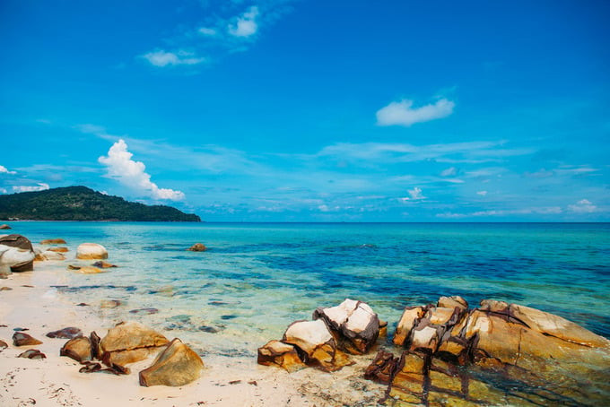 Biển Cửa Đại từng được vinh danh là một trong những bãi biển đẹp nhất châu Á. Ảnh: Internet