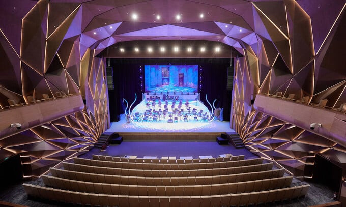 Các thiết bị âm thanh của Nhà hát Hồ Gươm đều được đặt hàng riêng tương thích với thiết kế, tuân thủ những tiêu chuẩn cao cấp, hiện đại bậc nhất thế giới. Ảnh: Internet