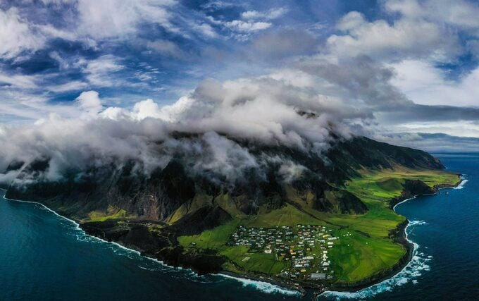 Quần đảo Tristan da Cunha được mệnh danh là nơi xa xôi nhất có người sinh sống trên Trái Đất (Ảnh: The Telegraph)