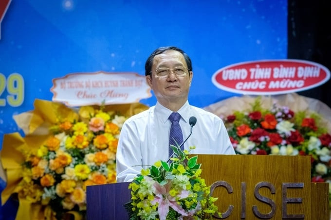 Bộ trưởng Huỳnh Thành Đạt phát biểu tại hội nghị. Ảnh: VnEpress