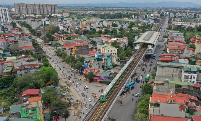 Tuyến Quốc lộ 6 hiện đang trong tình trạng quá tải vì nhiều phương tiện lưu thông, thường xuyên ùn tắc vào giờ cao điểm. Ảnh: Internet