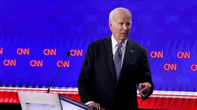 Ông Biden đã phải đối mặt với nhiều chỉ trích kể từ sau cuộc tranh luận với người tiền nhiệm Donald Trump. Ảnh: RT