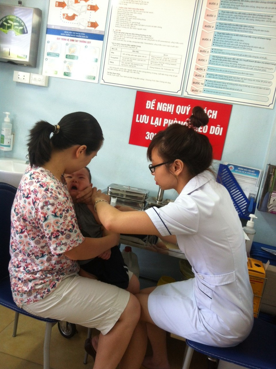 Tiêm vaccine là biện pháp phòng bệnh bạch hầu hiệu quả.