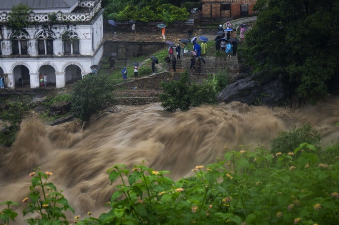 Một trận lũ khủng khiếp đã xảy ra ở sông Bagmati, thủ đô Kathmandu, Nepal vào ngày 6/7 (Ảnh: Internet)