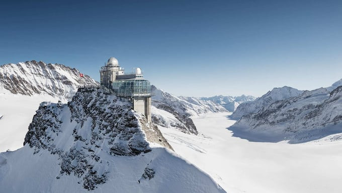 Tuy nhiên, do độ cao lớn, khí hậu tại Jungfraujoch thường rất lạnh, ngay cả trong mùa hè (Ảnh: Internet)