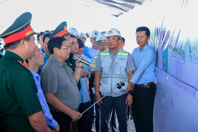 Thủ tướng Chính phủ ra chỉ đạo ‘làm ngày không đủ tranh thủ làm đêm’ để cao tốc hơn 27.500 tỷ đồng về đích đúng tiến độ - Nguồn: Báo Chính phủ