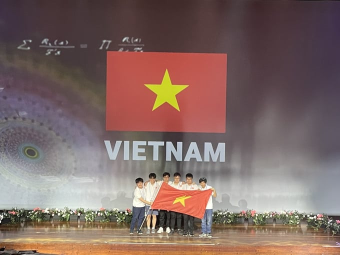 Đội tuyển Việt Nam tại kỳ thi Olympic Toán quốc tế năm 2022. Ảnh: VGP