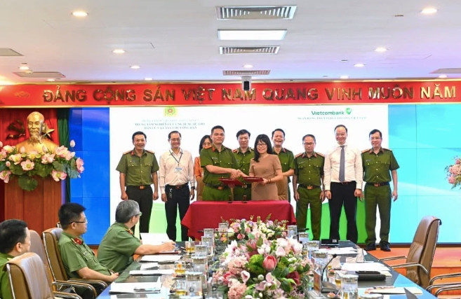 Ngân hàng duy nhất cập nhật sinh trắc học qua kết nối VNeID: Bất ngờ với số khách hàng thành công?