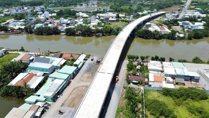 Các hạng mục của cầu Rạch Cây Khô hiện đang được thúc đẩy nhanh tiến độ. Ảnh: Internet