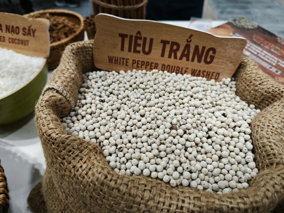 Giá tiêu hôm nay 23/7: tăng mạnh trở lại, trong nước chinh phục mốc 150.000 đồng/kg 