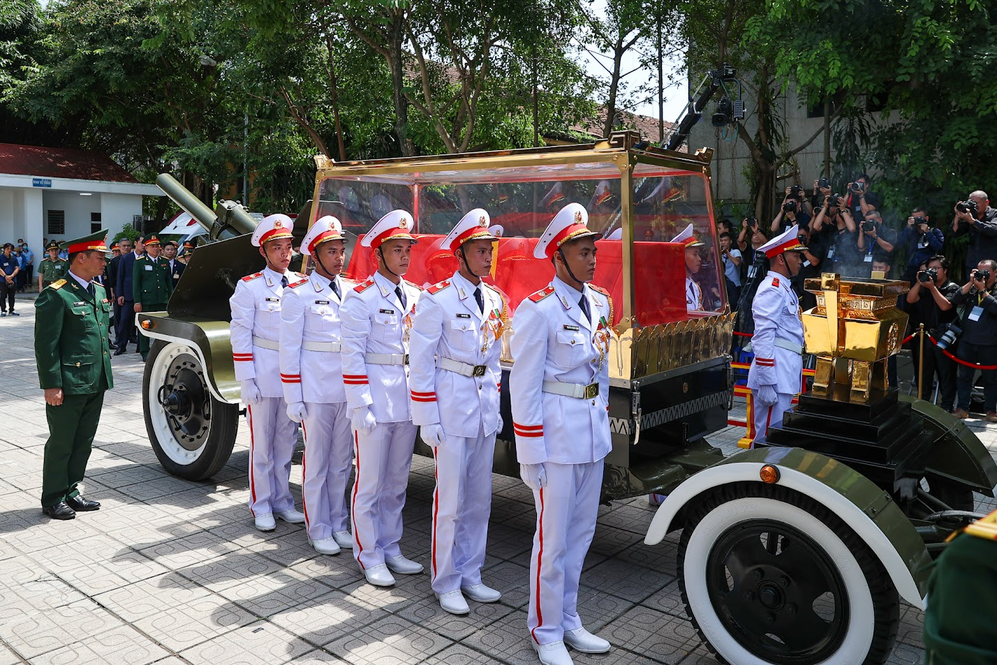 TỔNG THUẬT: LỄ QUỐC TANG TỔNG BÍ THƯ NGUYỄN PHÚ TRỌNG- Ảnh 22.