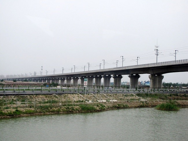 Láng giềng Việt Nam hoàn thiện thành công siêu cầu dài kỷ lục 113km 'băng qua' đô thị, ngành xây dựng lập tức lên tầm cao mới - ảnh 1