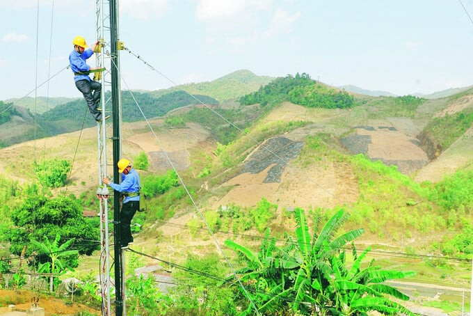 Trong những năm qua, Tổng công ty Mạng lưới Viettel đã tăng cường triển khai mạng viễn thông ở khu vực biên giới. Ảnh: Internet