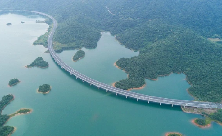 Láng giềng Việt Nam dùng công nghệ cao hoàn thiện thành công siêu cầu 60km ‘uốn quanh hồ’, đạt bước tiến xuất sắc cho ngành kỹ thuật - xây dựng - ảnh 2