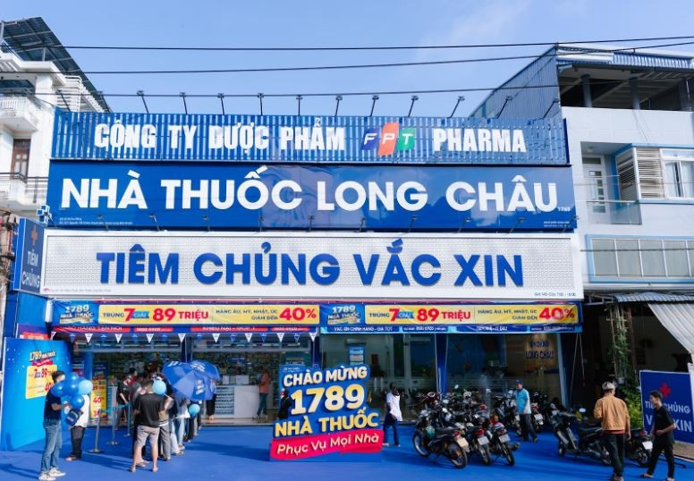 Chuỗi Long Châu lớn nhanh như rồng: Quy mô tăng lên 1.706 nhà thuốc, chiếm tới 2/3 doanh thu của FRT