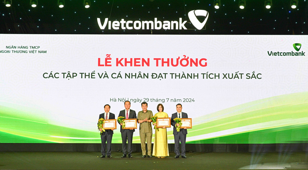 Vietcombank A5 .jpg