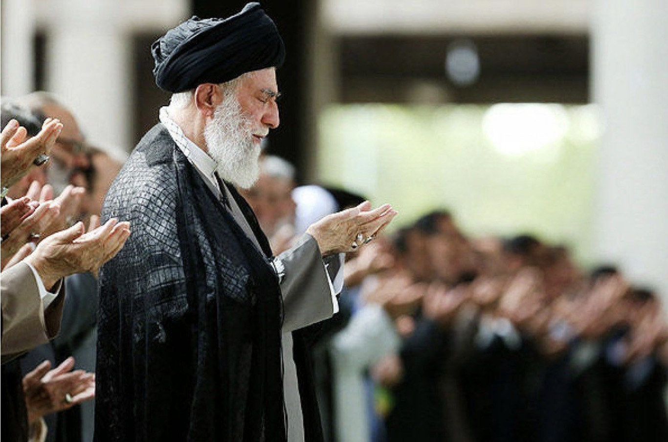 tang lễ khamenei media