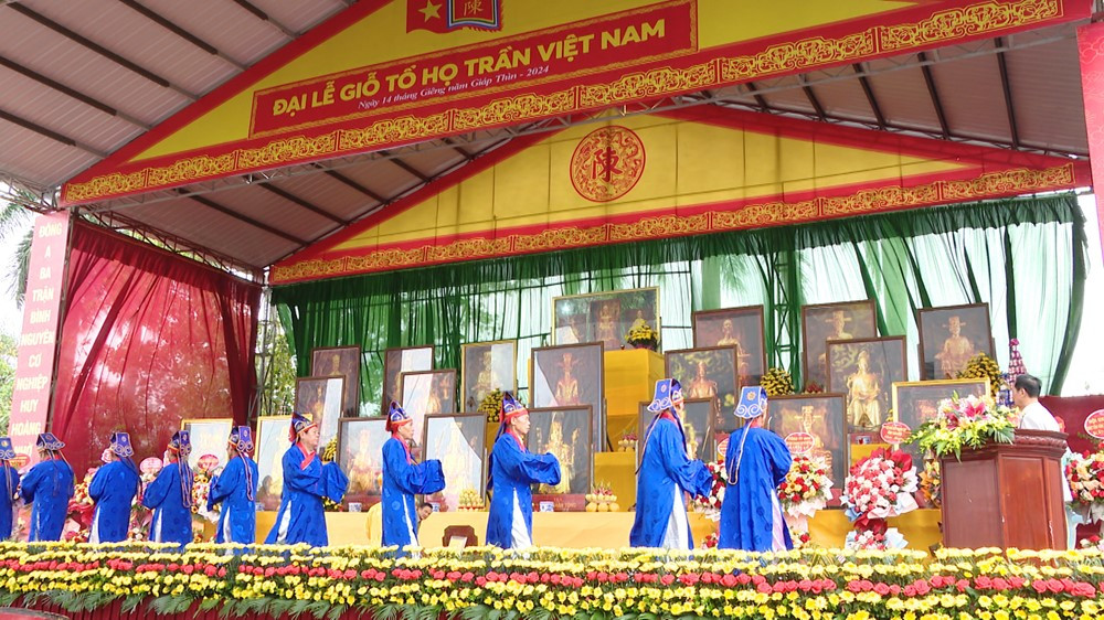 ‘Siêu lăng mộ tổ’ lớn bậc nhất Việt Nam được đại gia mua 10ha đất xây dựng, thuê kiến trúc sư Pháp, hàng năm đều tổ chức đại lễ - ảnh 6