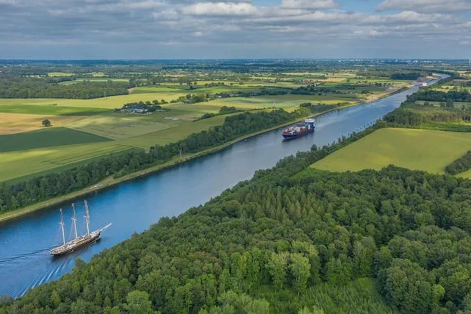 Kênh đào Kiel còn gọi là kênh đào biển Bắc-Baltic hoặc Nord-Ostsee-Kanal (NOK) trong tiếng Đức, kết nối biển Bắc với biển Baltic. Ảnh: Getty Images