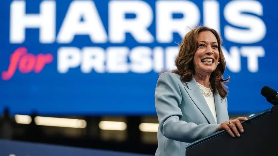 Bà Kamala Harris huy động được số tiền tài trợ gấp đôi ông Trump trong tháng 7 - ảnh 1